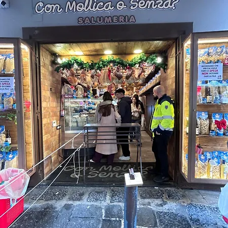 Olina 1 * Naples